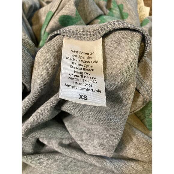 NWT LuLaRoe Carly 1 Pocket T-shirt Dress Grey With Green Flowers XS - Picture 9 of 9
